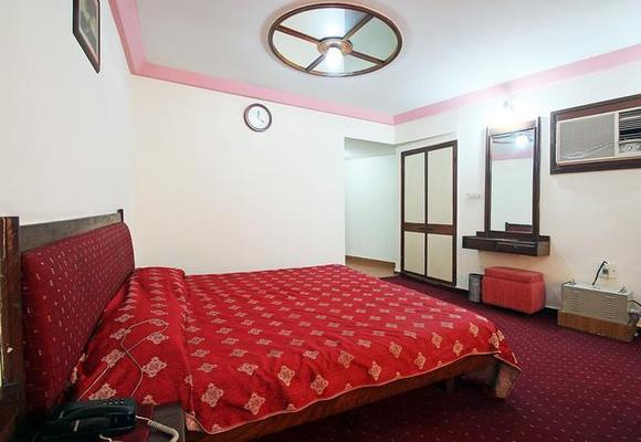Hotel Basera